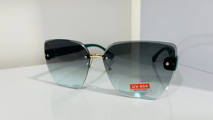 عینک آفتابی بدون فریم (Rimless) زنانه با دسته سبز یشمی و لنز گرادینت دودی